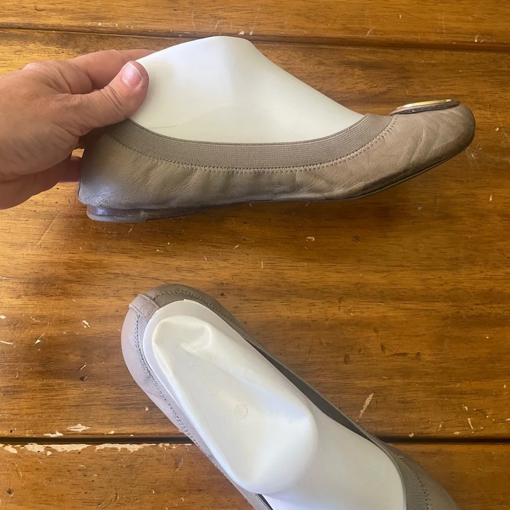 Tory Burch Caroline Gray Leather Ballet Flats Elastic Ankle Shoes Size 8.5 - Picture 6 of 11